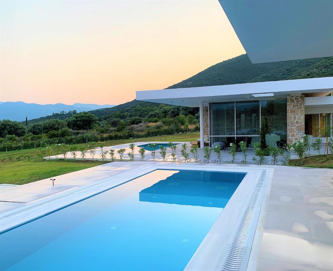 Varko Luxury Suites Paleros 외부 사진