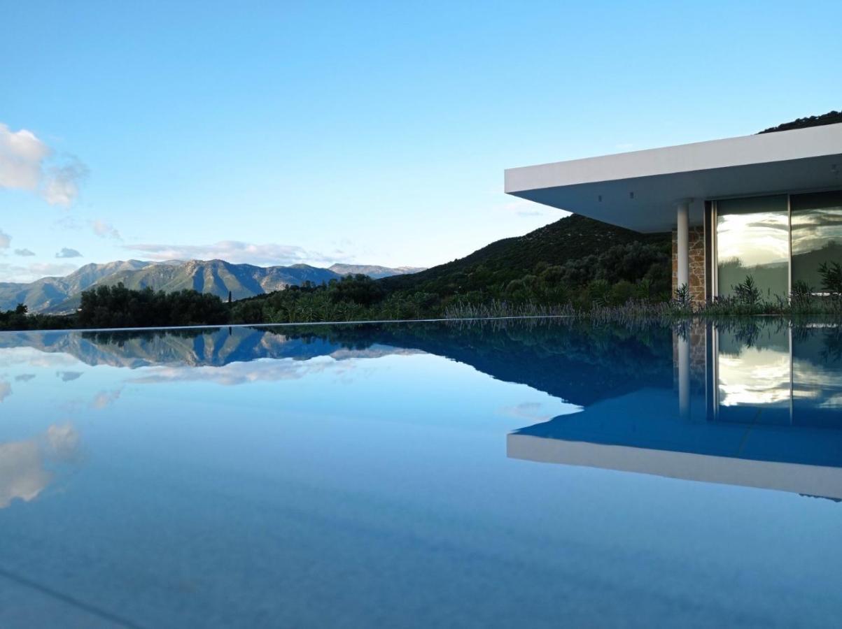 Varko Luxury Suites Paleros 외부 사진