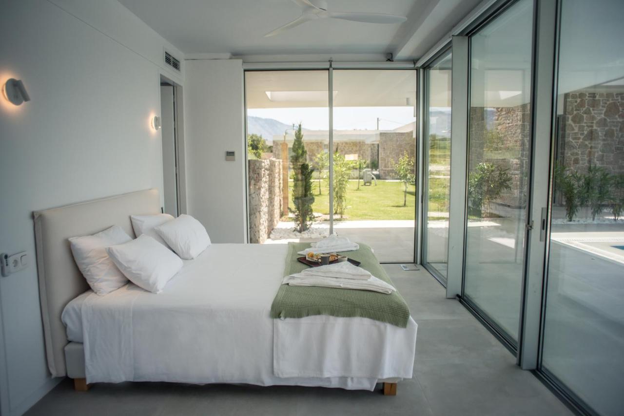 Varko Luxury Suites Paleros 외부 사진