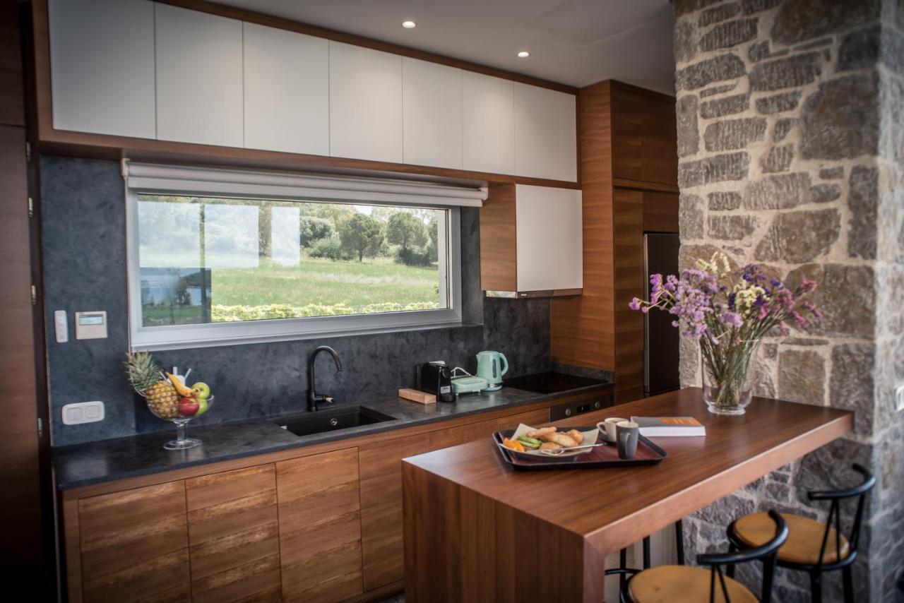 Varko Luxury Suites Paleros 외부 사진