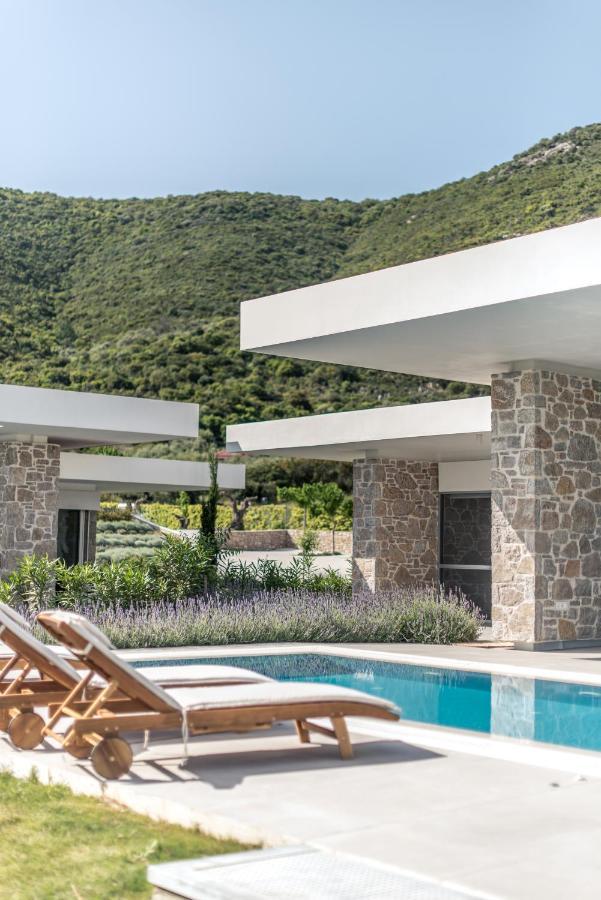 Varko Luxury Suites Paleros 외부 사진