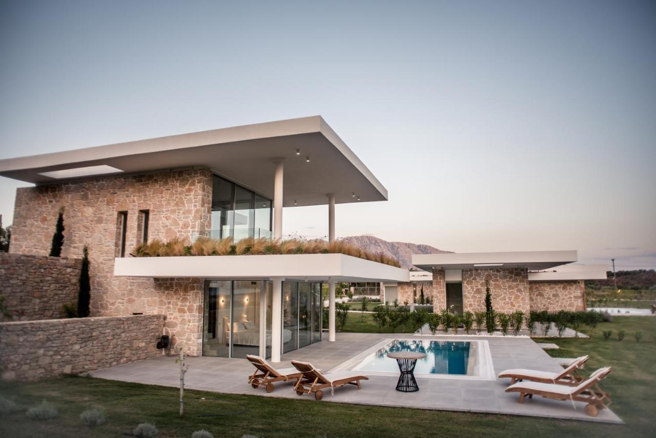 Varko Luxury Suites Paleros 외부 사진