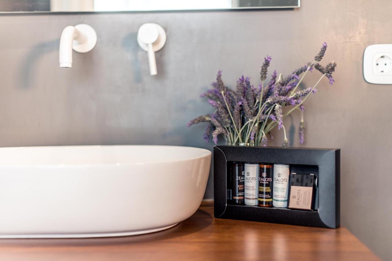 Varko Luxury Suites Paleros 외부 사진
