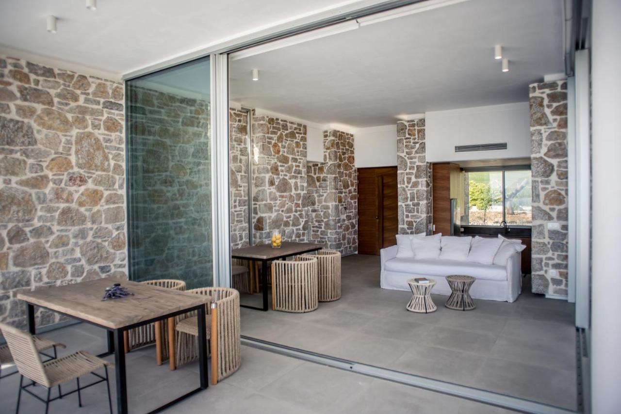 Varko Luxury Suites Paleros 외부 사진