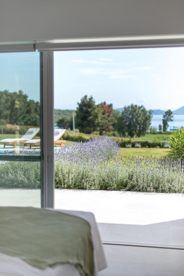 Varko Luxury Suites Paleros 외부 사진